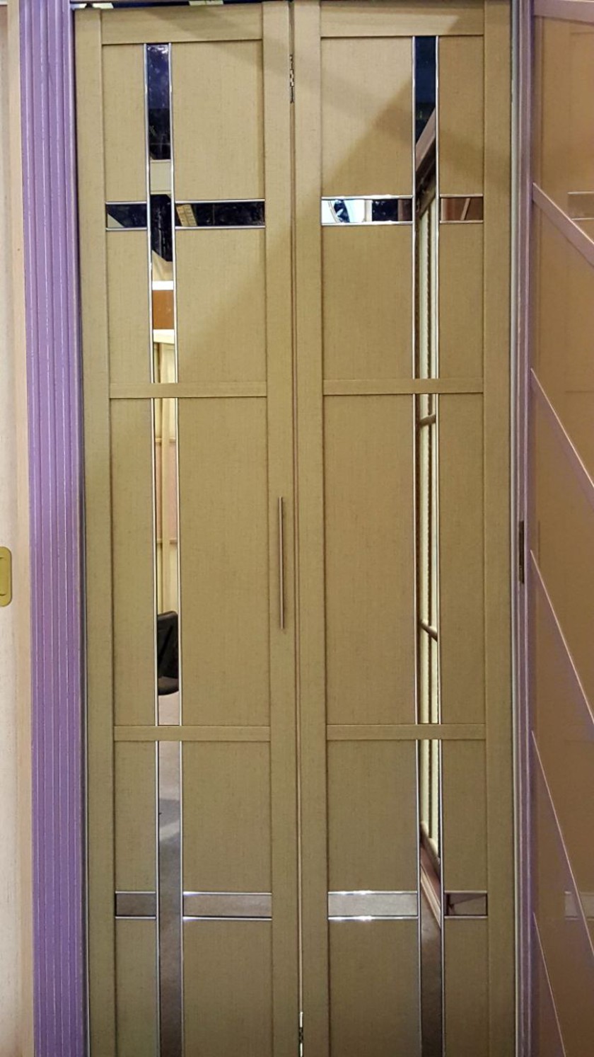Двери гармошка шпонированные с зеркальным декором Чебоксары